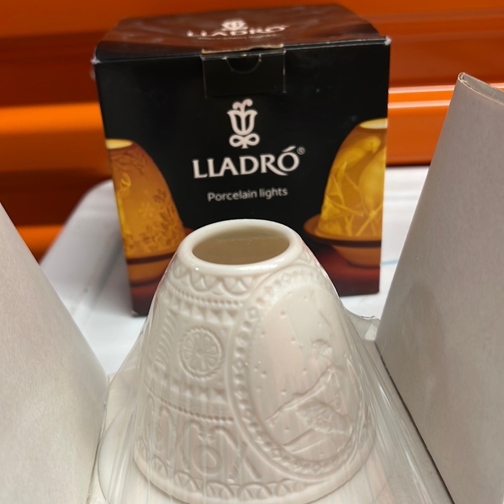 lardons porcelain lights